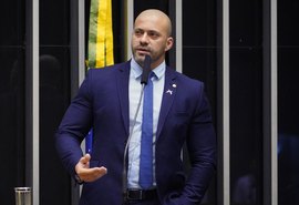 Moraes determina suspensão das contas de Daniel Silveira nas redes sociais
