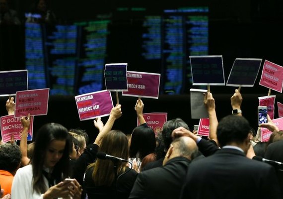Bancada feminista cresce e promete oposição a conservadores