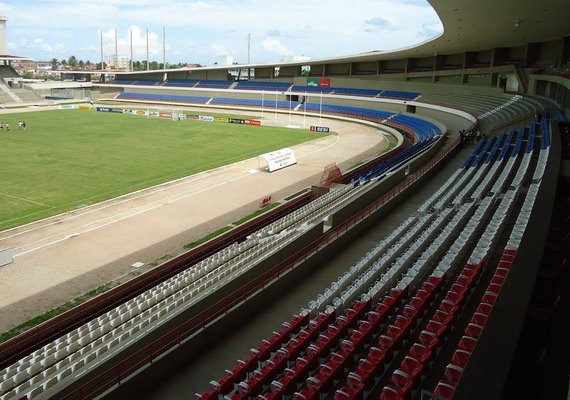 Para evitar vender mandos, CSA quer ampliar Rei Pelé