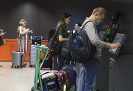 Senado aprova volta do despacho gratuito de bagagem