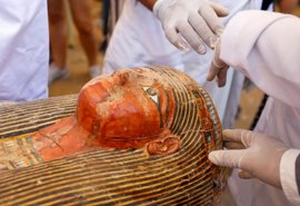 30 sarcófagos de madeira de 3 mil anos são encontrados no Egito