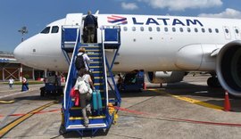 Companhia aérea é condenada a indenizar cliente por alterar voo e adiar data de chegada