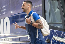 Volante negocia saída do CSA