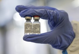 Vacina russa contra Covid-19 gerou imunidade sem efeito colateral, diz The Lancet