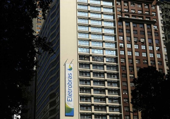 Justiça suspende privatização da Eletrobras
