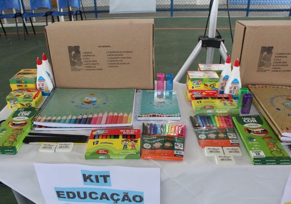 Semed Penedo segue com entregas de kits escolares a partir de 2 de março