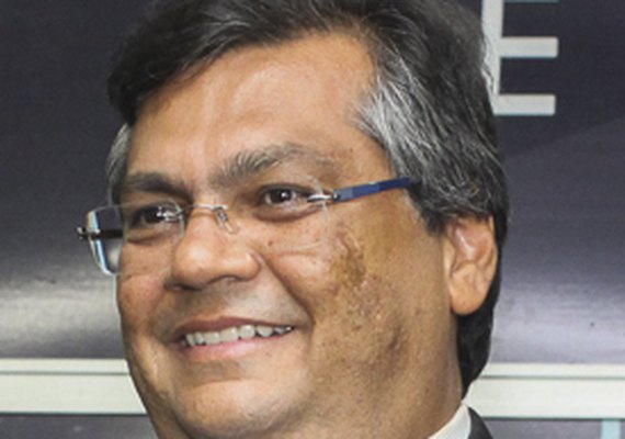Em afirmativa, Dino diz que 'Político que não se opõe a tantos absurdos é cúmplice de criminosos'