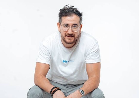 Afonso Padilha volta a Maceió com seu novo show de comédia 'Como nossos pais''