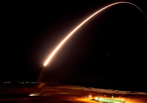 EUA buscam acelerar produção de míssil secreto para conter avanços da China