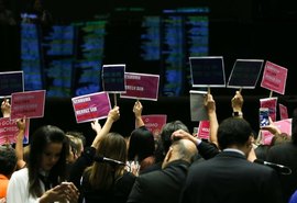 Bancada feminista cresce e promete oposição a conservadores