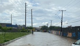 Após forte chuva, Maceió registra diversos pontos de alagamento