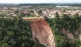 Cratera avança e ameaça casas, gerando medo em Rio Largo