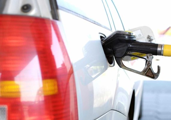 Postos seguram repasse da queda da gasolina e aumentam margem de lucro