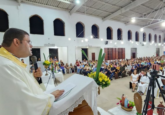 Comunidade católica de Pindorama dá boas-vindas a novo pároco