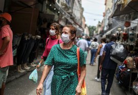 Média diária de mortes por Covid-19 passa de 1,5 mil no Brasil