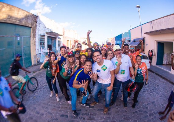 Dr JHC intensifica campanha e recebe apoios na capital e no interior