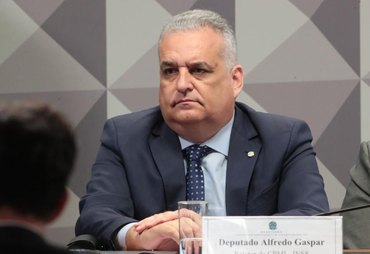 Gaspar propõe leis para proteger aposentados e reforçar CPI