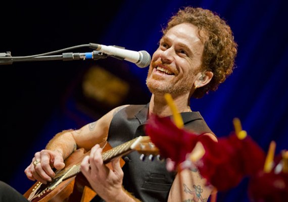 Nando Reis desembarca em Maceió com novo show