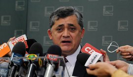Ministro  diz que Flávio culpa Lula por tarifaço para tirar foco do caso do Master