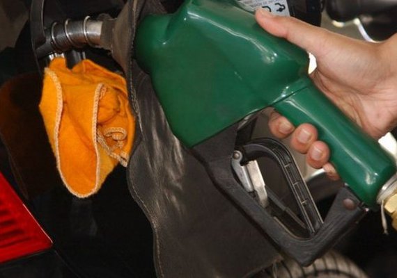 Preço da gasolina vendida em Alagoas acumula queda de 2,4% em janeiro, diz ANP
