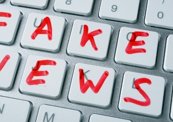 TSE reúne equipes de Bolsonaro e Haddad para discutir fake news