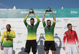Dupla de alagoanos conquista título mundial no futevôlei