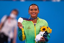 Rebeca Andrade conquista 1ª medalha olímpica da história da ginástica feminina brasileira