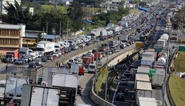 Caminhoneiros não recuam e greve é mantida para o início do mês