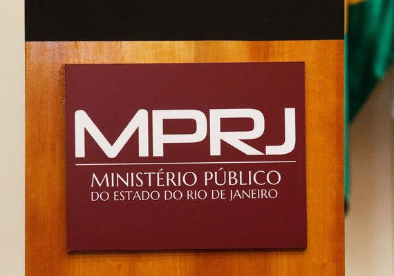 Mulher vítima de estupro por anestesista presta depoimento à polícia