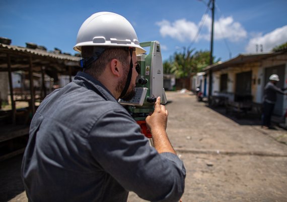 Prefeitura de Maceió inicia topografia na área da Feirinha do Tabuleiro