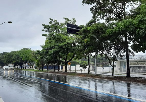 Inmet mantém alerta de chuvas intensas para todos os municípios de Alagoas