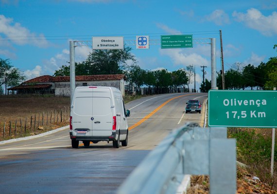 Pavimentação da rodovia que liga Olivença a Batalha é inaugurada pelo governo