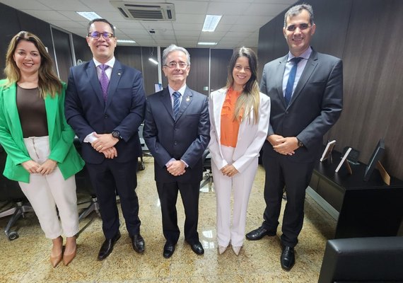Defensoria Pública se reúne com presidente eleito do TJ-AL para discutir cooperações