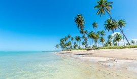 Praia de Patacho terá bandeira azul, certificado internacional de turismo sustentável, hasteada em sua orla nesta sexta (10)
