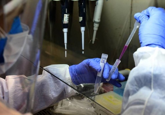 Sem sintomas, brasileira carregou coronavírus por cinco meses