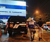 Homem com sinais de embriaguez xinga e tentar atropelar policiais em Maceió