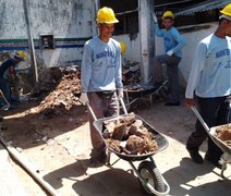 Mutirão leva serviços de limpeza e manutenção para feira e mercado do Jacintinho