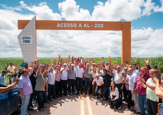 Governo de Alagoas entrega estrada que liga povoados de Junqueiro à BR-101