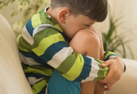 Menino autista de 2 anos denuncia agressão em instituição de Teotônio Vilela