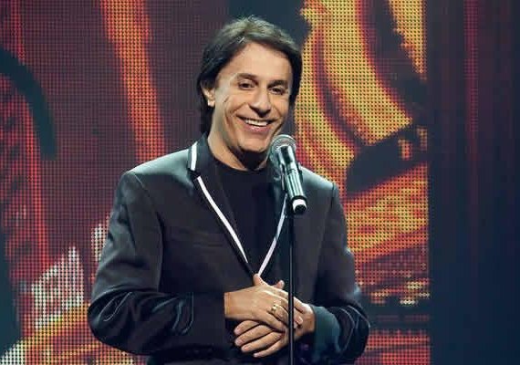 Tom Cavalcante estreia show em junho