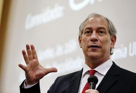 Precisa ser mais homem que eu para me derrubar, diz Ciro Gomes