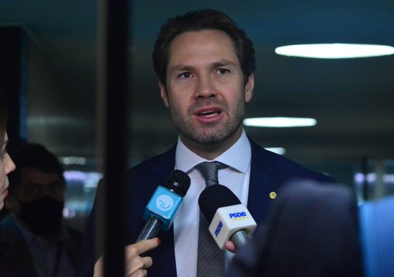 Candidato à reeleição, Pedro Vilela diz ter orgulho de representar o povo alagoano