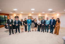 Em visita, diretores da Coca-Cola anunciam investimento de R$ 100 milhões em Alagoas