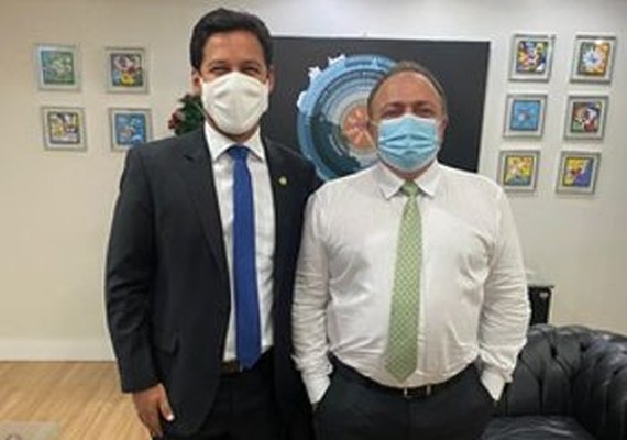 Rodrigo Cunha garante recursos para combate da Covid-19 em AL