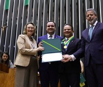 Presidente Marcelo Victor é condecorado pela Câmara dos Deputados em Brasília