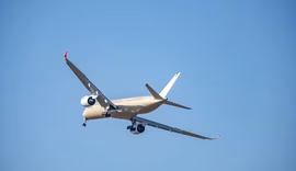 Avião bate recorde com voo direto de 24h entre Austrália e França
