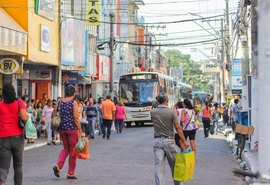 Ambulantes que trabalham nas calçadas do centro de Maceió terão que mudar de localidade