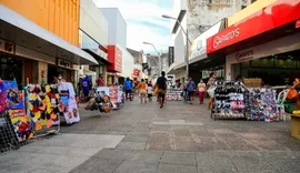 Operação mira comércio ilegal de celulares em Maceió