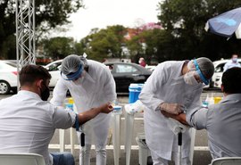 Média de mortes diárias por covid-19 no Brasil chega a 736,43