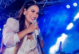 Em crise com Simaria, Simone caminha para o gospel e já tem louvor gravado